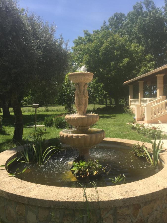B&B Gite D'Ayran Saint-Quentin-la-Poterie Dış mekan fotoğraf